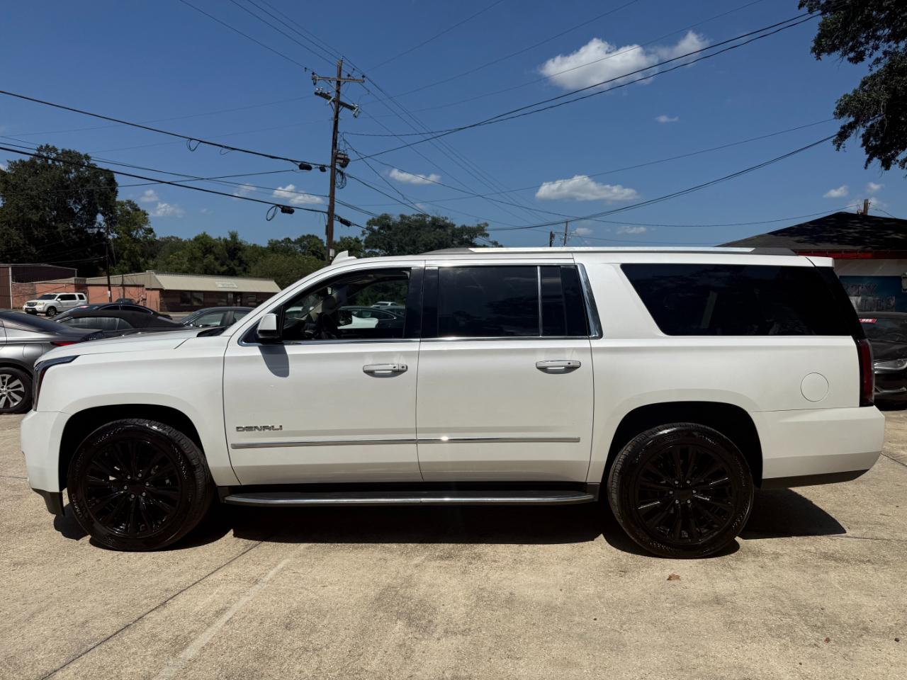 gmc yukon xl 2017 1GKS1HKJ3HR400317 image gmc yukon xl 2017 1GKS1HKJ3HR400317 image